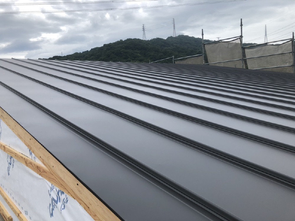 大屋根の屋根工事