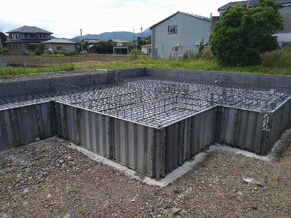 基礎工事中