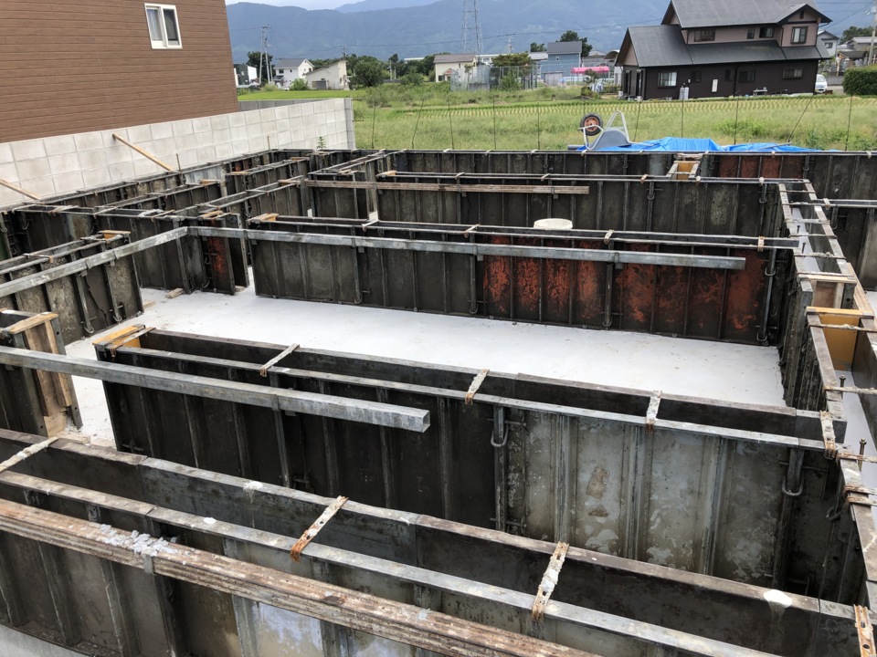基礎工事中！