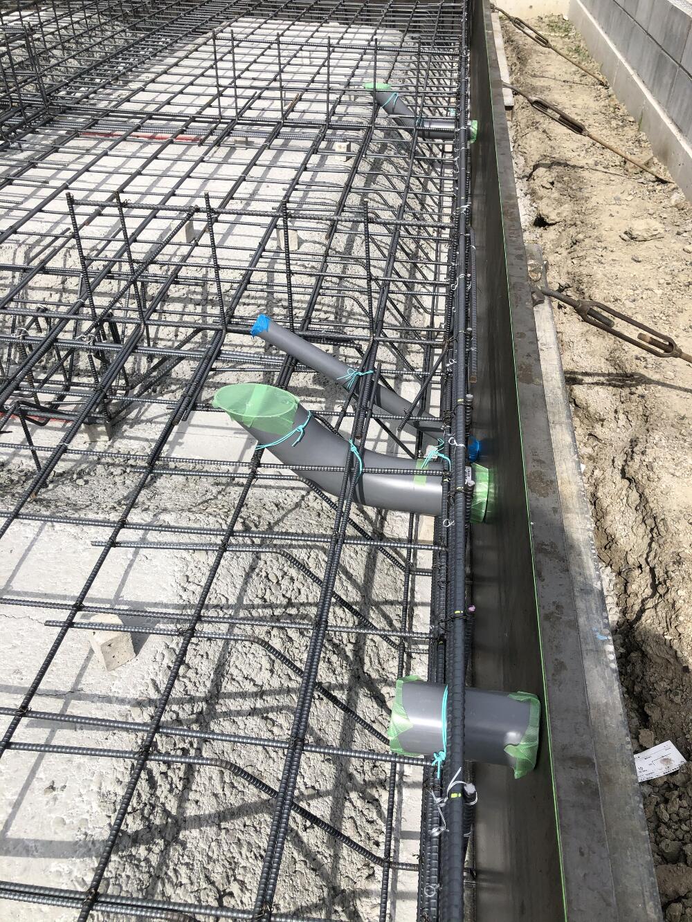 基礎工事　着工中