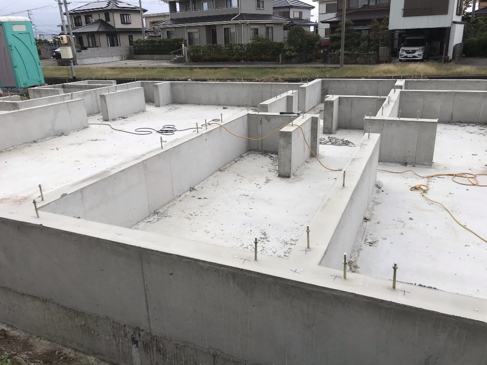 基礎工事中