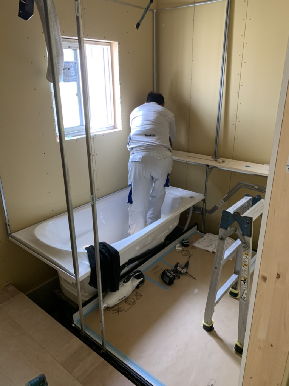 ユニットバズ　施工中