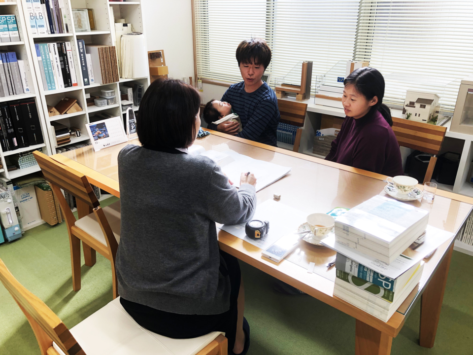 壁紙とクッションフロアの色決めを行いました！