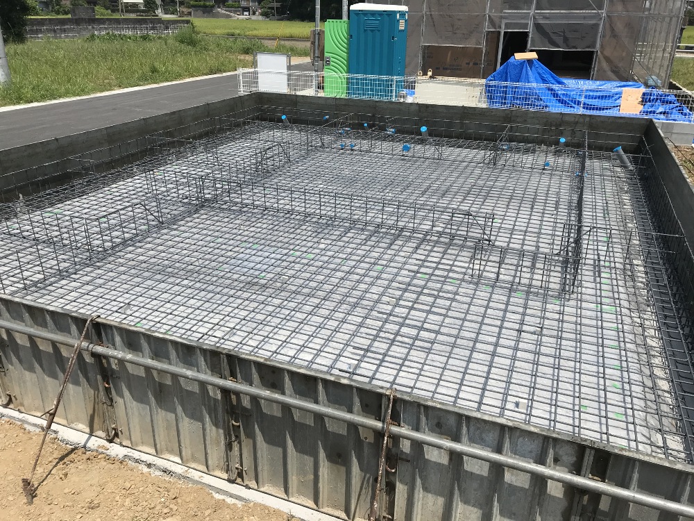 基礎工事中