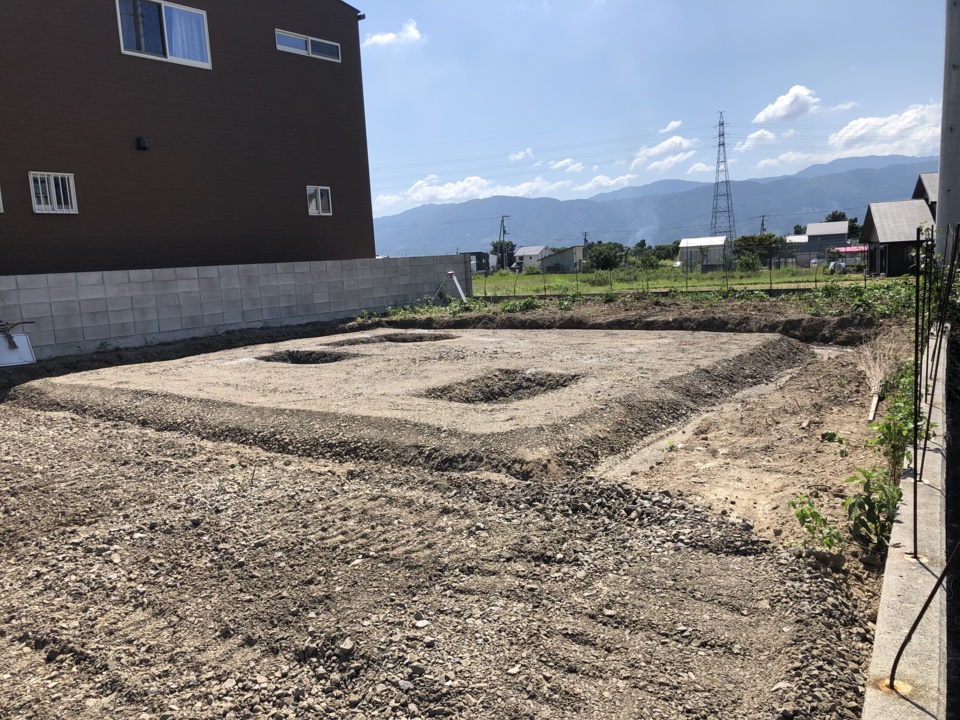 基礎工事始まりました！