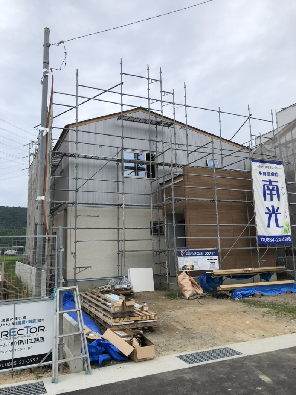 外壁が貼り終わりました！